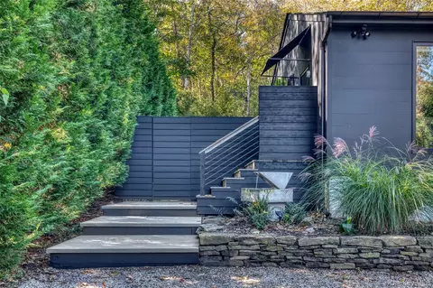 73 N Midway Rd, Shelter Island, NY 11964