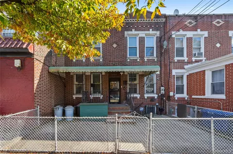 3005 48th St, New York, NY 11103