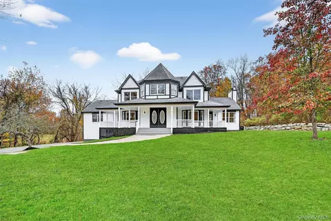 33 Crystal Farm Rd, Warwick, NY 10990