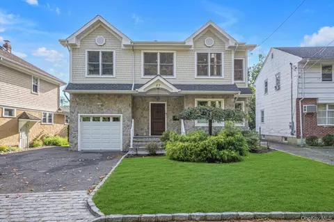 57 Red Ground Rd, North Hempstead, NY 11577