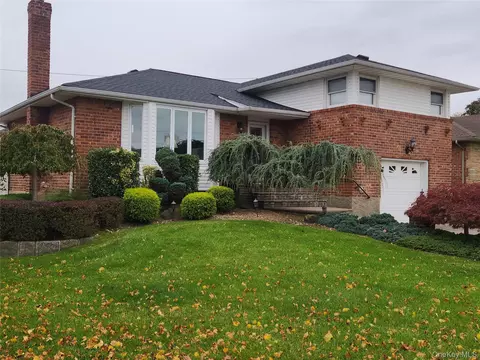 4038 Meadow Ln, Seaford, NY 11783