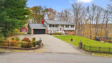 70 Hilltop Dr, North Salem, NY 10560