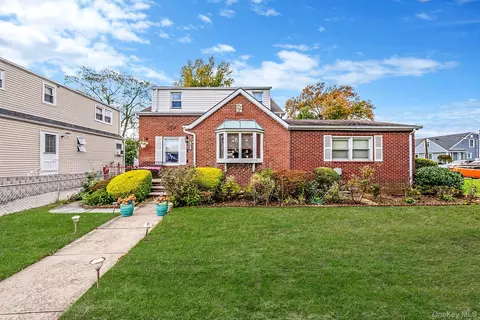163 Crest Ave, Elmont, NY 11003