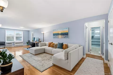 241-20 Northern Blvd # 5-B, New York, NY 11362