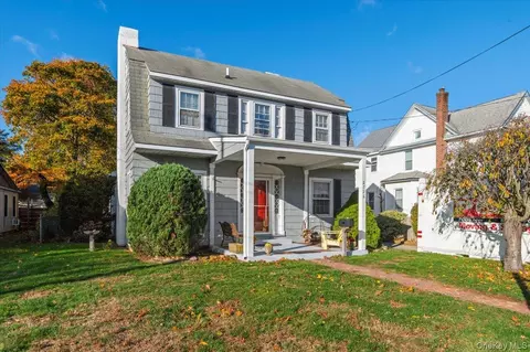2726 Park Ave, Baldwin, NY 11510