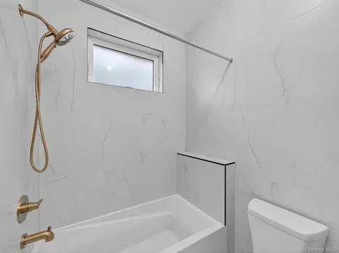 Bath - 22 Johnson St, Ramapo, NY 10977 photo 5 of 7
