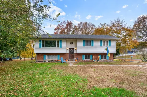 1 Apple Ln, Shawangunk, NY 12589