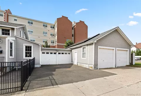 Exterior - 10 Maple Ave, Patchogue, NY 11772 photo 1 of 4