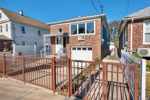 22235 Davenport Ave, New York, NY 11428