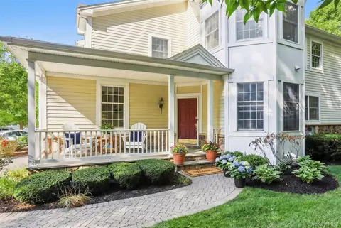2 Merion Ct, Cortlandt, NY 10567