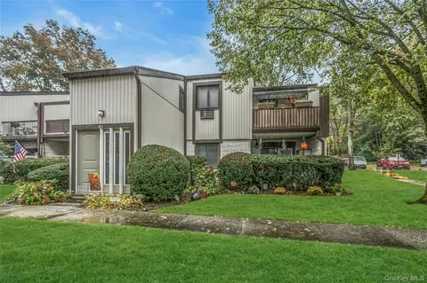 85 Richmond Blvd #4A, Ronkonkoma, NY 11779