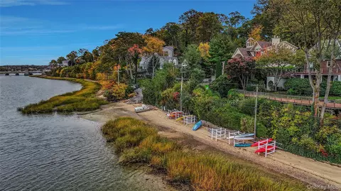 746 Sound View Rd, Oyster Bay, NY 11771