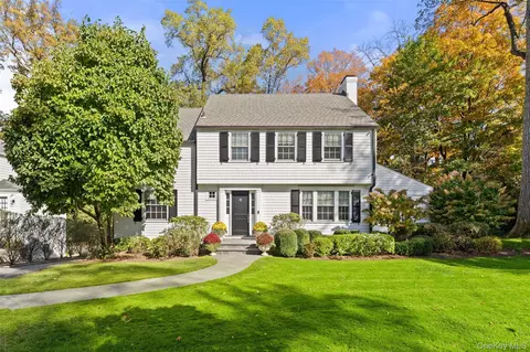 9 Broadmoor Rd, Scarsdale, NY 10583