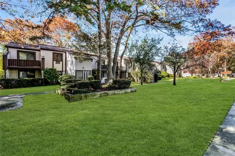 99 Richmond Blvd #4B, Ronkonkoma, NY 11779