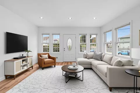 13415 Cheney St, Jamaica, NY 11434