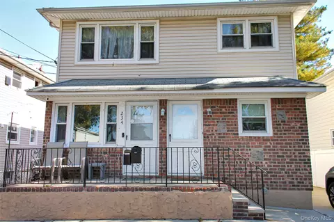 234 Nassau Blvd, Garden City, NY 11530