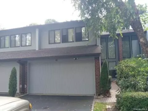 41 E View Ct, Jericho, NY 11753