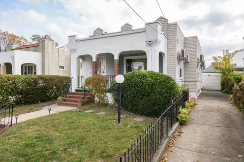13315 231st St, New York, NY 11413