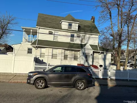 215-16 111th Ave, New York, NY 11429