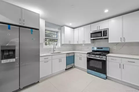 17211 Horace Harding Expy, New York, NY 11365