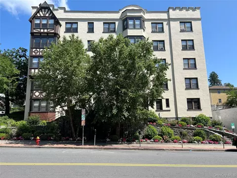 56 Pondfield Rd W #4A, Bronxville, NY 10708