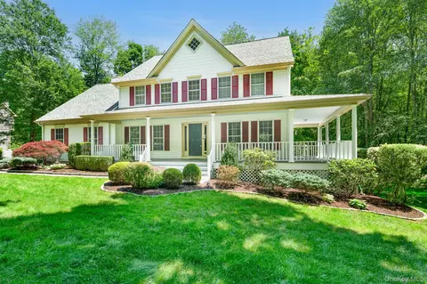 76 Warren St, Somers, NY 10589