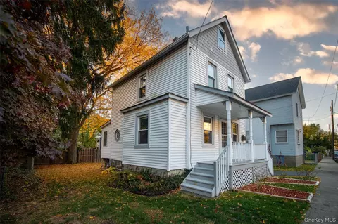 28 Fort Putnam St, Highlands, NY 10928