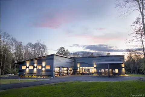 97 Serenity Ln, Thompson, NY 12701