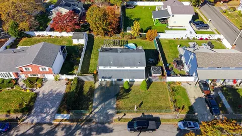 3 Date St, Central Islip, NY 11722