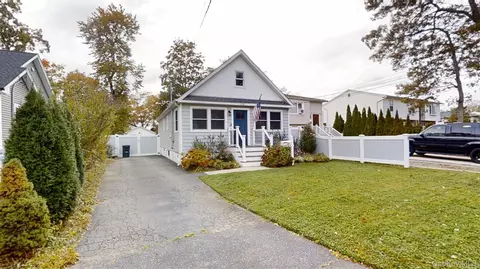 144 Woodrow Pkwy, West Babylon, NY 11704