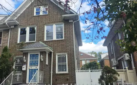 33-33 88th St, Jackson Heights, NY 11372
