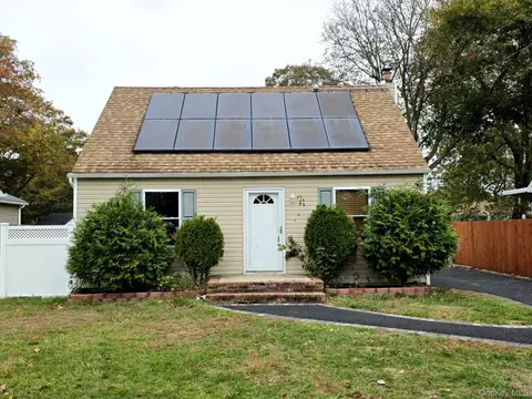 277 Commack Rd, Shirley, NY 11967