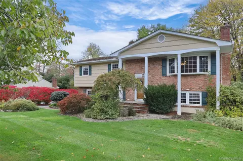 12 Lilac Ct, Clarkstown, NY 10954