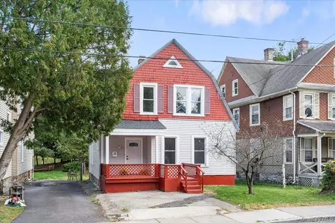28 Spring St, Middletown, NY 10940