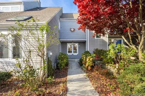 161 Fairway Dr, Kent, NY 10512