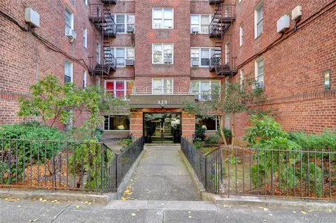 325 E 201st St #3J, New York, NY 10458