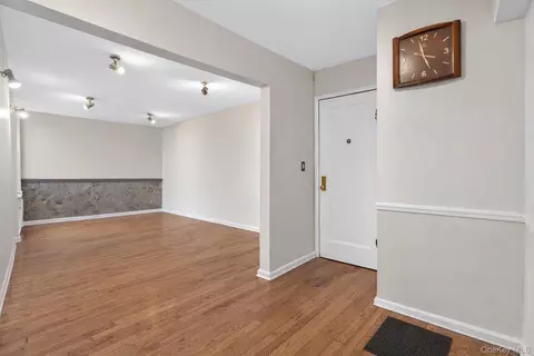 84-35 Lander St # 2B, New York, NY 11435
