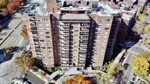 70-20 108th St #2K, New York, NY 11375