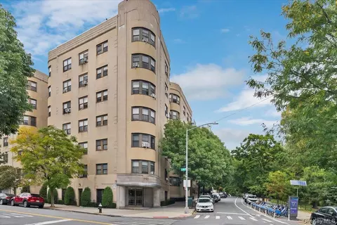 190 E Mosholu Pkwy S #6H, New York, NY 10458