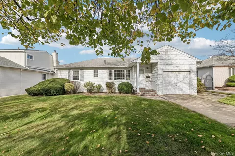 1689 Barbara Ln, East Meadow, NY 11554