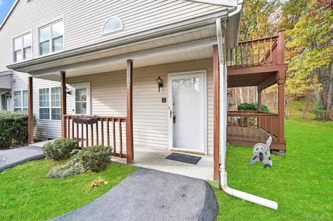 204 Ruby Ct, Highland Mills, NY 10930
