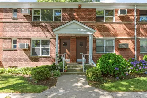 87-44 Marengo St #2A, Hollis, NY 11423