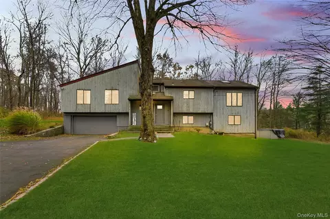 1845 Jacob Rd, Cortlandt Manor, NY 10567