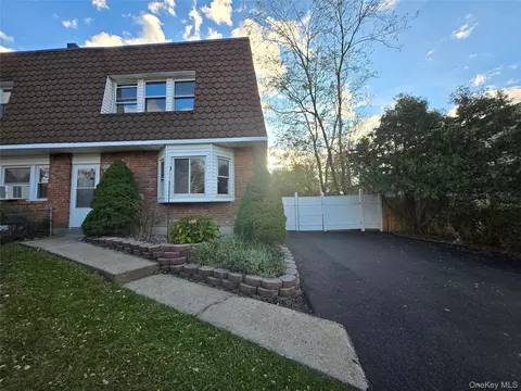 114 Sarah Ln, Middletown, NY 10941