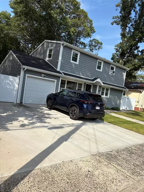 486 Champlain Ave, West Hempstead, NY 11552