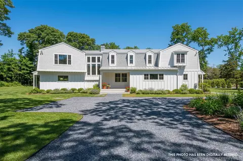 5 Pheasant Ln, Calverton, NY 11933