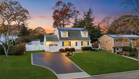 311 Devon Ln, Smithtown, NY 11787