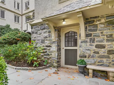1 Rivermere #I, Bronxville, NY 10708