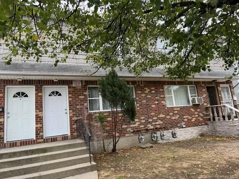 15042 116th Ave, Rochdale Village, NY 11434