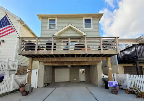 77 Nebraska St, Long Beach, NY 11561